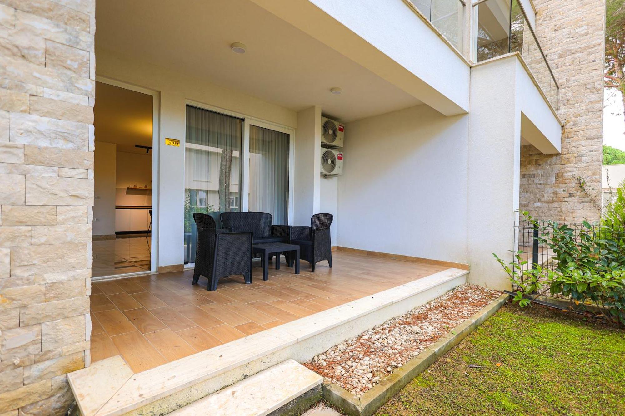 Sanpietro Vacation Apartments Durrës Eksteriør billede